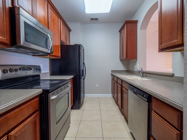 Building Photo - 3344 Robert Trent Jones Dr