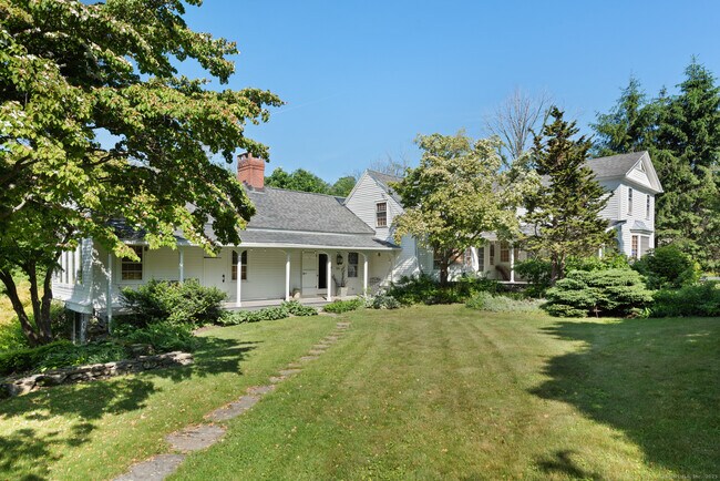 Building Photo - 255 Smith Hill Rd