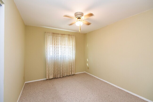 Building Photo - Beautiful 4 Bedroom 3 Bathroom South County Home