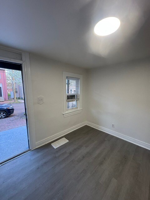 Building Photo - 409 Beech St