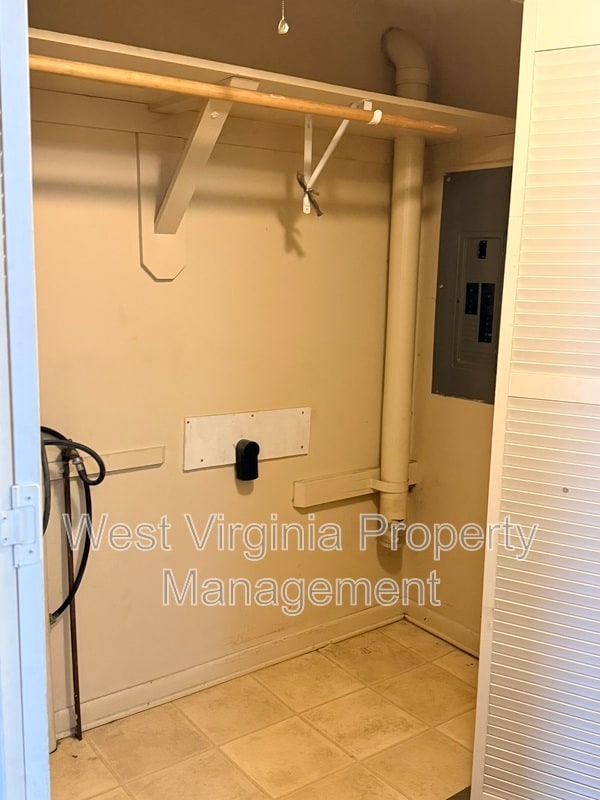 Building Photo - 184 Wyndale Dr