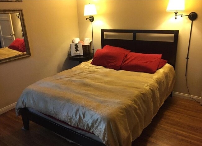 Building Photo - 3817 Cherry Ave