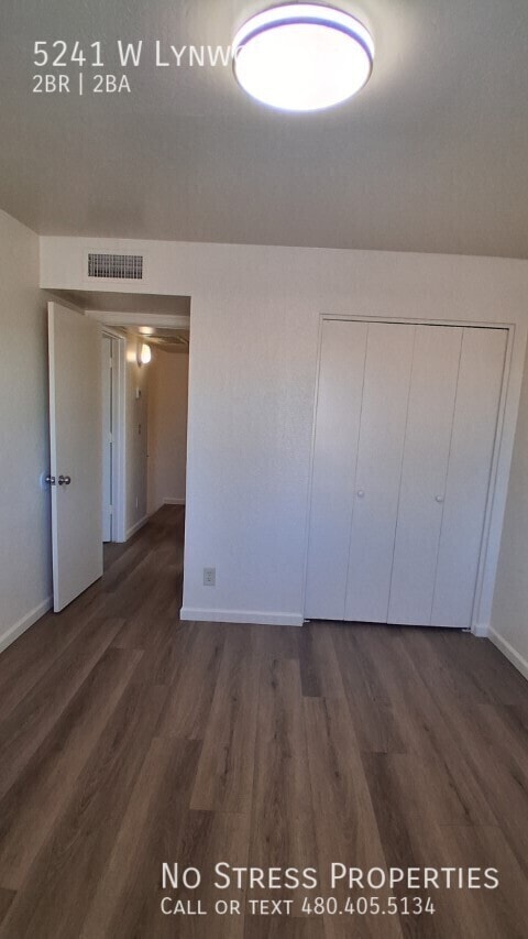 Building Photo - 5241 W Lynwood St