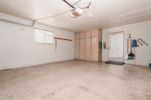 Building Photo - 4630 E Elena Ave