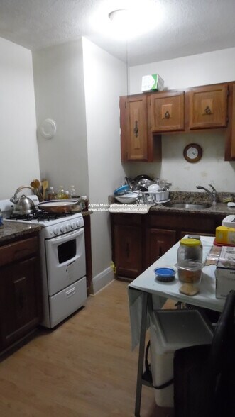 Building Photo - 349 Pleasant St