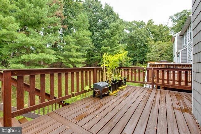 Building Photo - 7717 Heatherside Ln