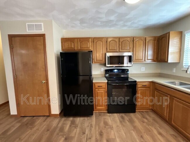 Building Photo - 19 Christine Dr