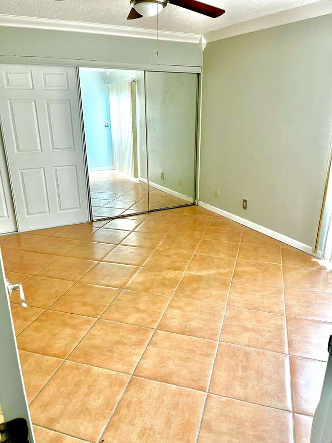 Building Photo - 17 Crossings Cir