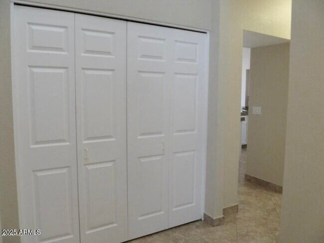 Building Photo - 10053 E San Bernardo Dr