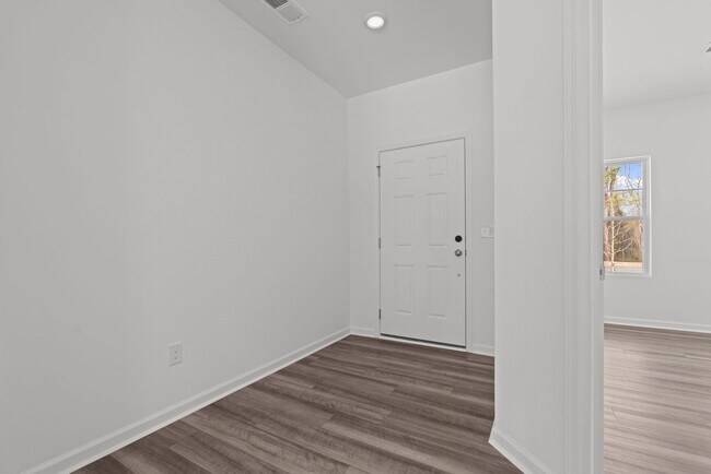 Building Photo - 4 Bedroom/3 Bath Sanford