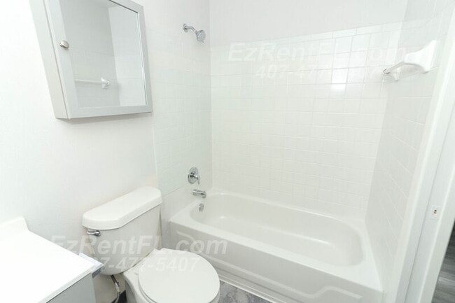 Building Photo - 5249 Champagne Cir