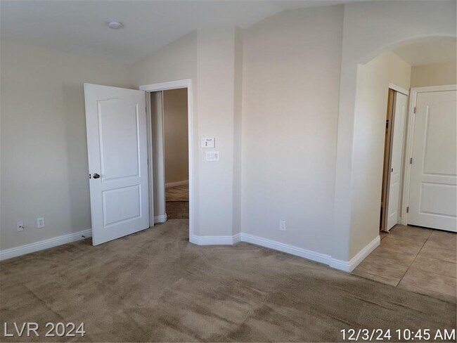 Building Photo - SILVERADO RANCH SINGLE STORY PATIO HOME IN...