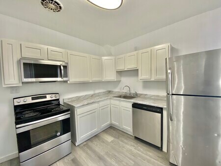 Building Photo - 817 Anaheim St