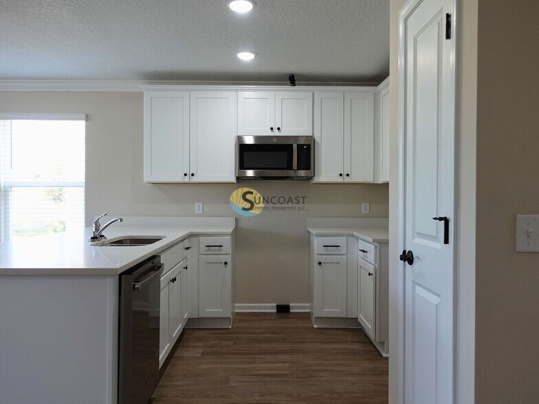 Building Photo - 5677 George Ct