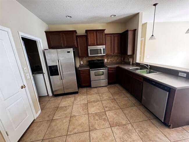 Building Photo - 3903 Skipper Ct
