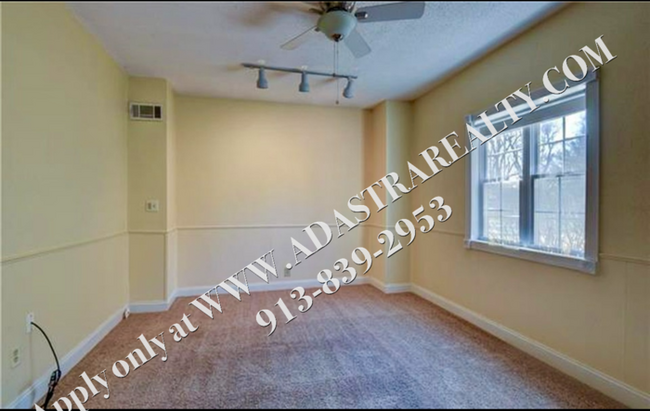 Building Photo - Cute 3 Bed 1 Bath Ranch in Raytown-Availab...