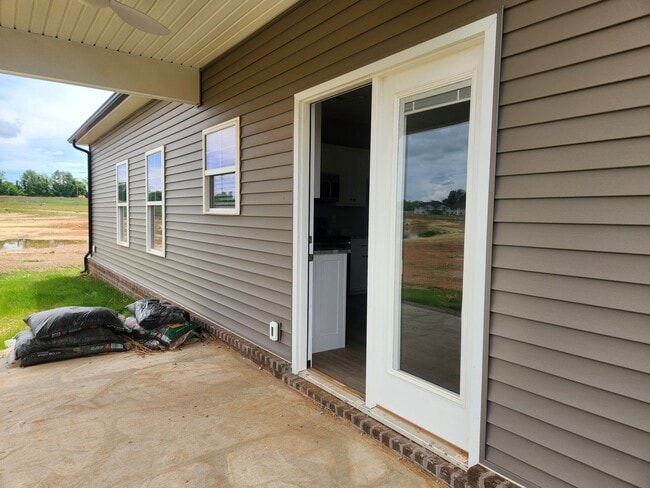 Building Photo - Brand new 3BR 3BA home in Royal Troon Subd...