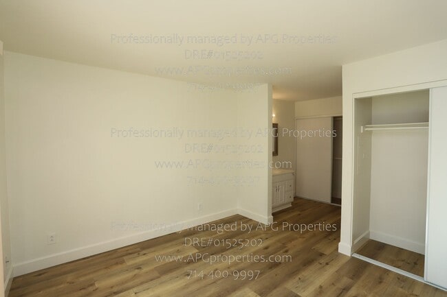 Building Photo - 7704 Elmdale Way