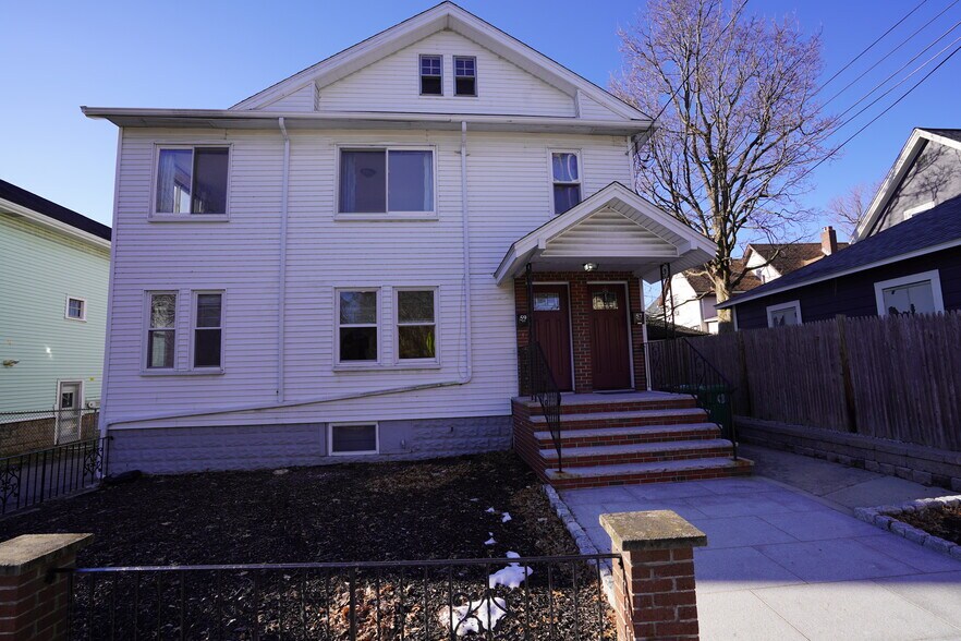 Building Photo - 59 Walnut St