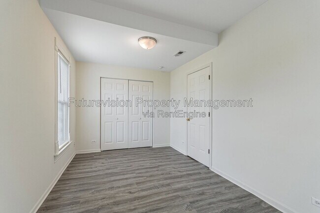 Building Photo - 107 Stevens Ave