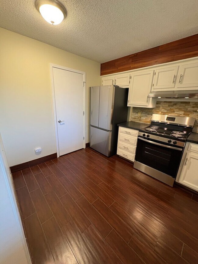 Building Photo - 12624 W 110th Terrace