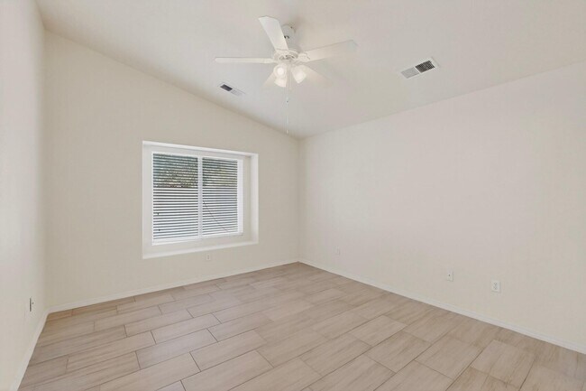 Building Photo - 3305 Tin Cup Rd