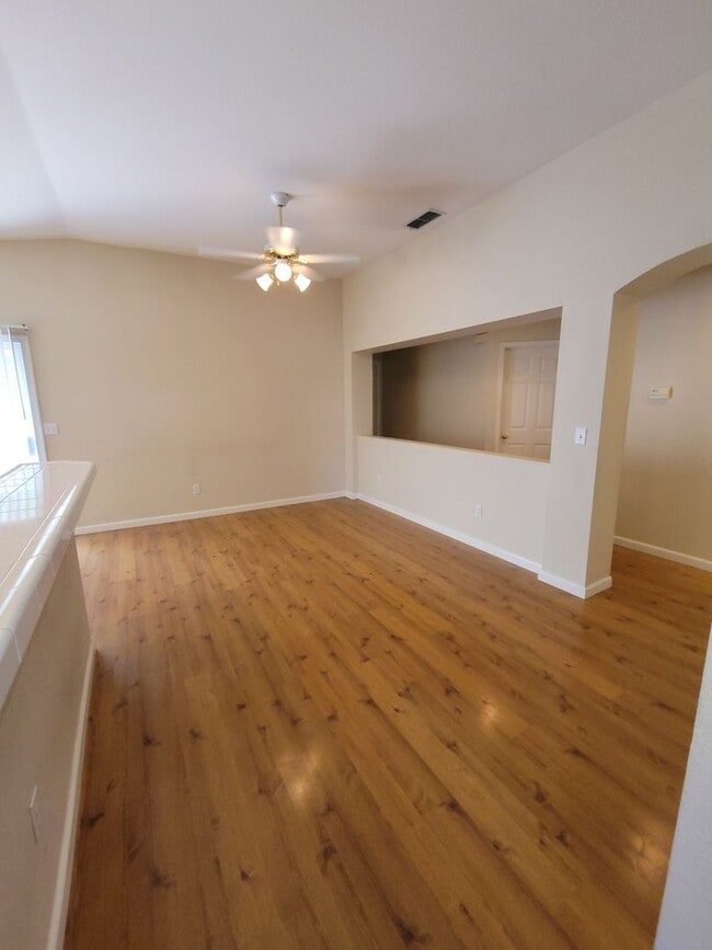 Building Photo - Elk Grove