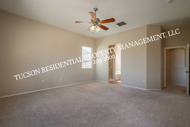 Building Photo - 10737 S Miralago Dr