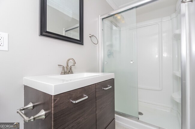 Building Photo - 715 Jett Rd