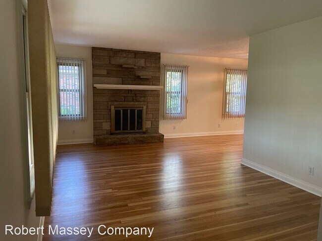 Building Photo - 3 br, 2 bath House - 2205 Paris Drive