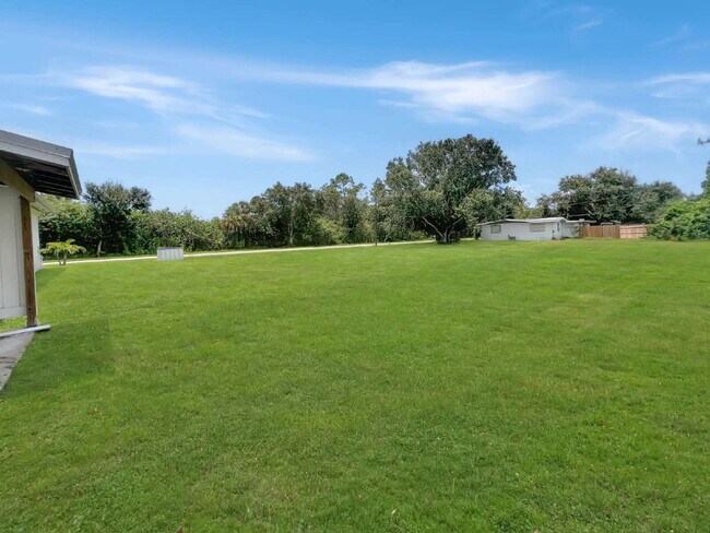 Building Photo - Spellbound in the Sunshine – Cozy 1BR with...