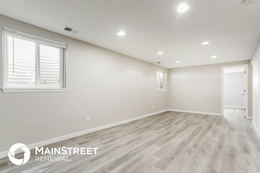 Building Photo - 15368 E Gunnison Pl