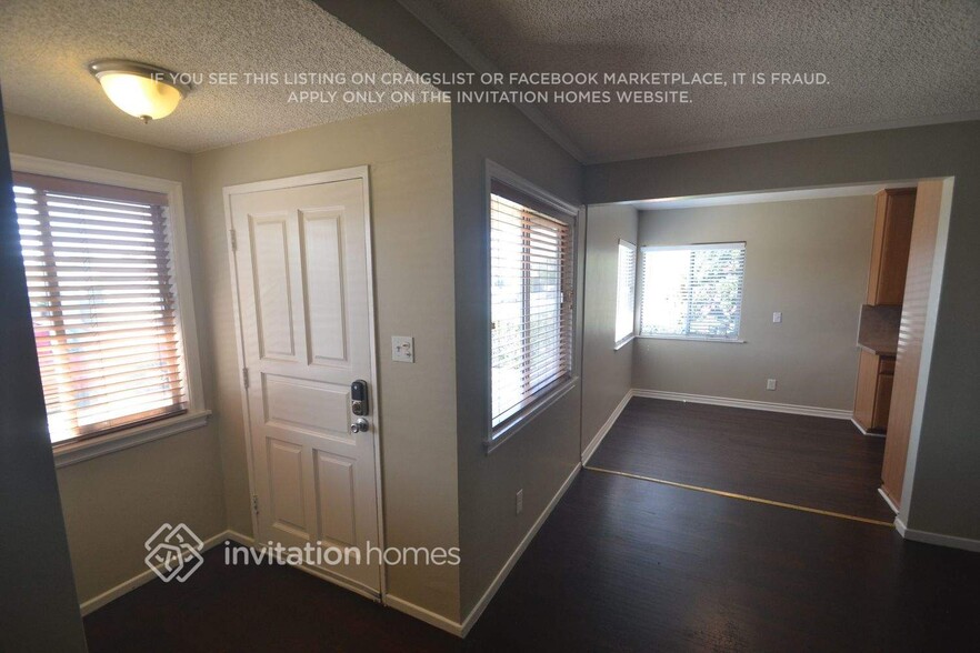 Building Photo - 533 W 224th St