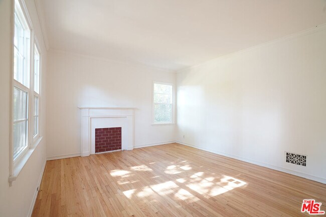 Building Photo - 4164 Stansbury Ave