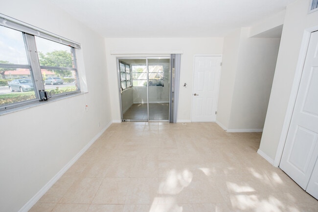 Building Photo - 125 W Hidden Valley Blvd