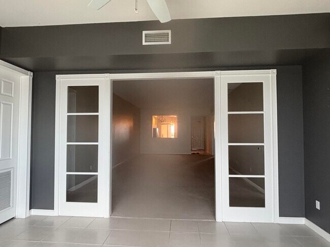 Building Photo - 30 Harbour Isle Dr W