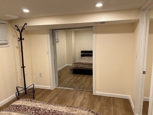 Building Photo - 218 Lynhaven Dr