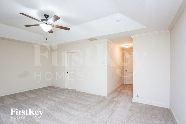 Building Photo - 603 Embassy Walk