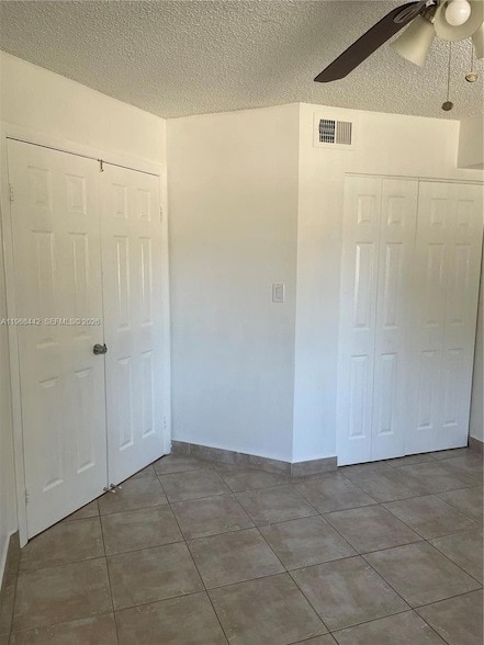 Building Photo - 570 S Park Rd