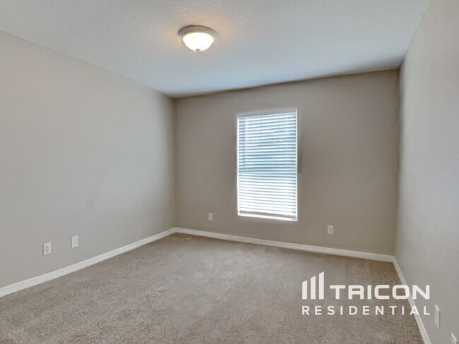 Building Photo - 1240 Fleetwood Dr NW