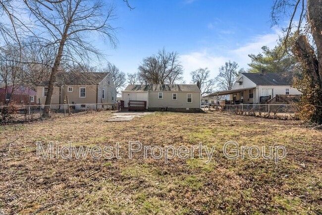 Building Photo - 161 Anistasia Dr