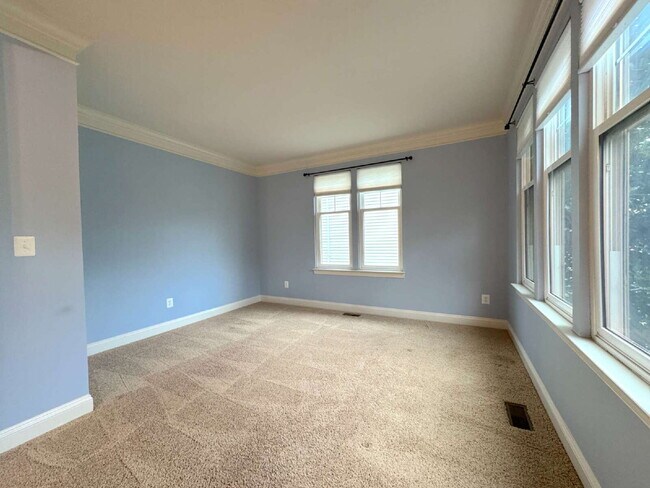 Building Photo - Exquisite Brambleton Living: A Spacious Fa...