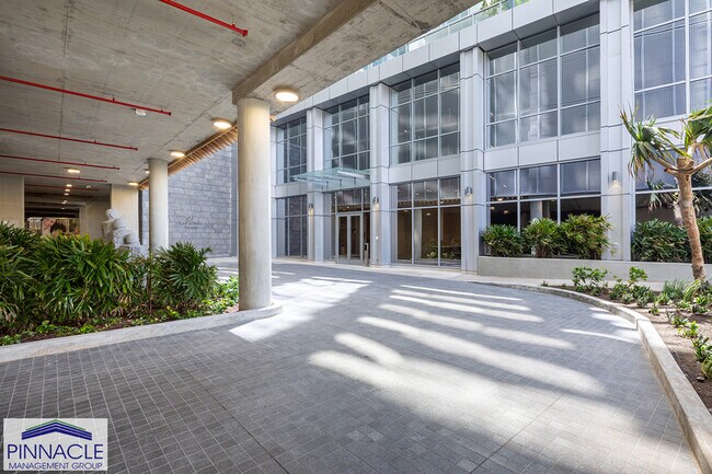 Building Photo - 1515 Liona St