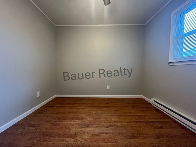 Building Photo - Three Bedroom, Plymouth Local Schools