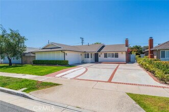 Building Photo - 6042 Stone Cir