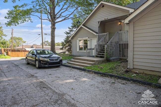 Building Photo - 900 S 55th St