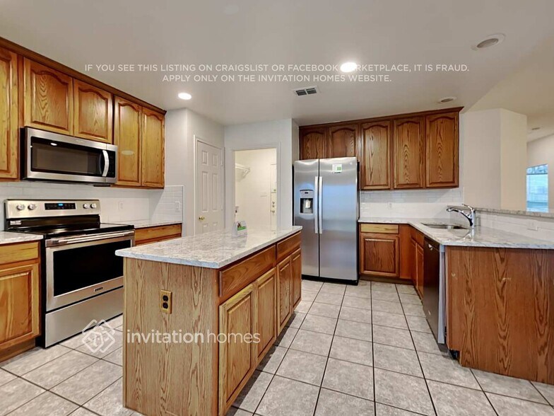 Building Photo - 5609 Parkplace Dr