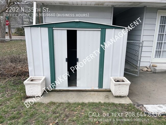 Building Photo - 2202 N 35th St