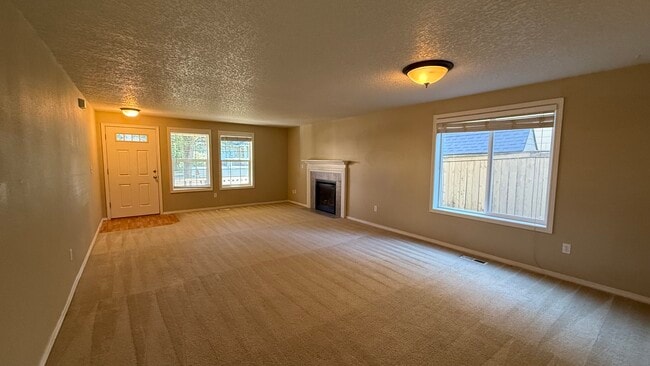Building Photo - 16316 NE 43rd Way
