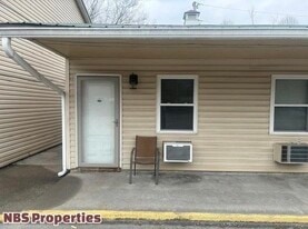 Building Photo - 867 N Gallaher View Rd